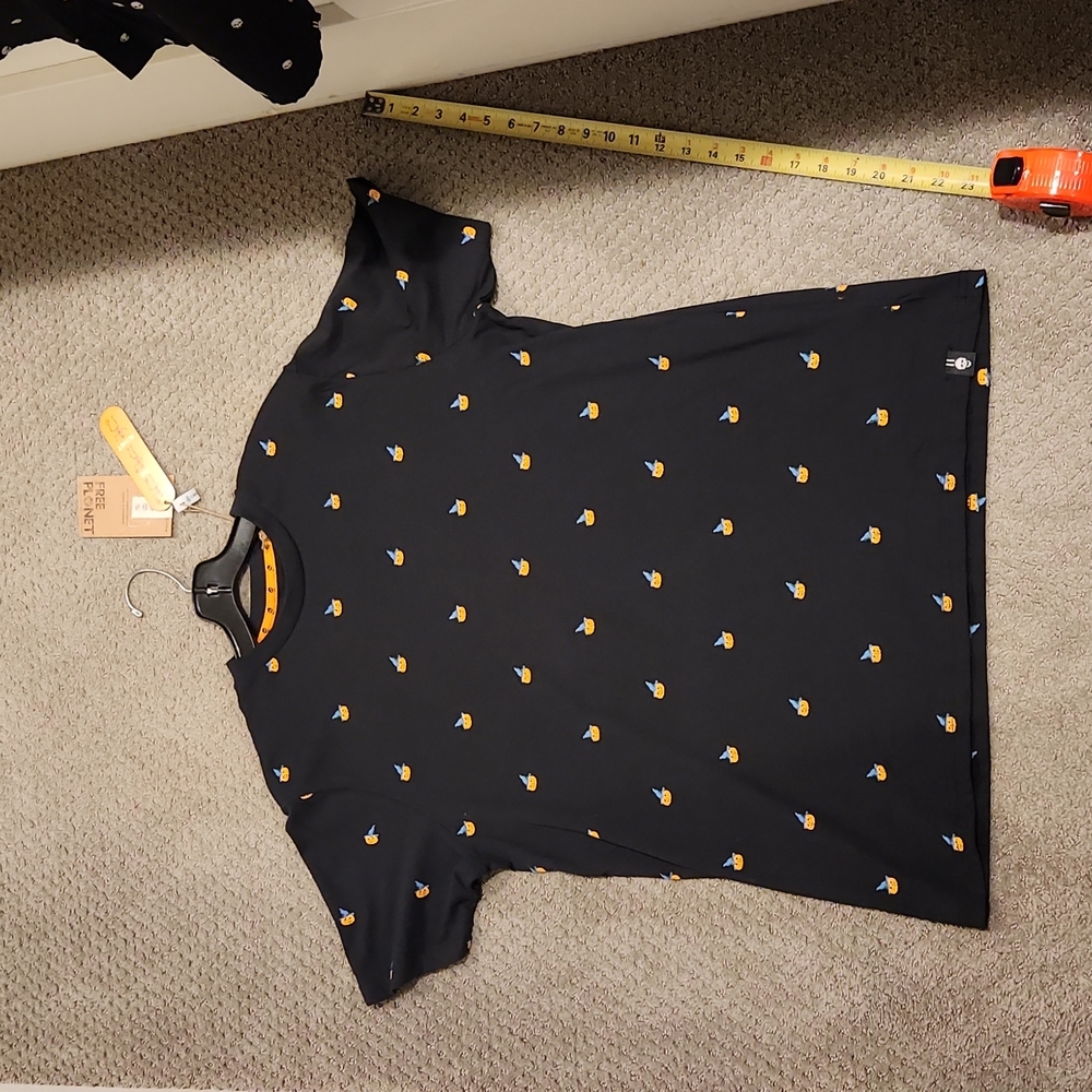 NEW FREE PLANET Men's shirt. Size L . Pumpkin 🎃 NEW WITH TAGS